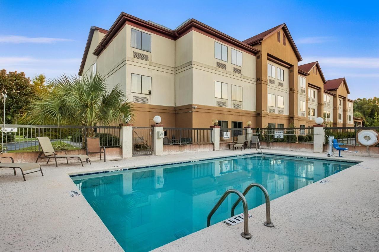 Clarion Pointe Savannah Gateway I-95 Exterior photo